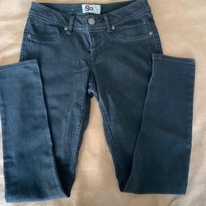 Juniors black jeans